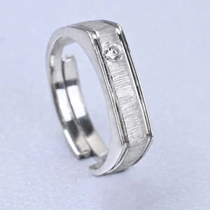 Anillo para Hombre CLARA, Modelo <span class=keywords><strong>Dario</strong></span>, en Plata de Ley 925 con Baño de Rodio, con Diamantes y Circonitas Engastados en Bisel - Product Image 2