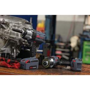 ชุดประแจบล็อกไร้สาย 18V พร้อมประแจบล็อกแรงบิดสูงขนาด 1/2 นิ้ว และประแจบล็อกขนาดกะทัดรัดขนาด 3/8 นิ้ว แบตเตอรี่ 2 ก้อน พร้อมที่ชาร์จอเนกประสงค์ - Product Image 1