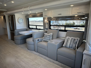 Nueva RV N-E-W-M-A-R V-E-N-T-A-N-A 3809 Modelo 2025 con Alto Rendimiento y Amplias Posibilidades de Alojamiento Disponible para la Venta - Product Image 3