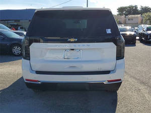 NUEVO Chevrolet Suburban RST 2025: Robusto y Espacioso - Product Image 2