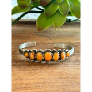 Bracelet manchette Russel Sam en huître épineuse et argent sterling - Product Image 1