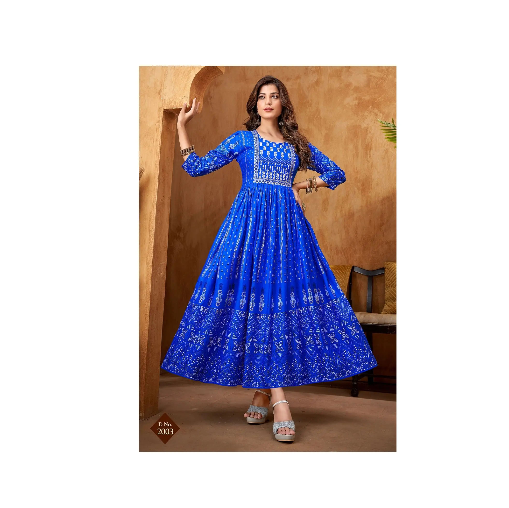 High on Demand Rayon Print Langes Anarkali-Kleid Kurti mit schwerer Stickerei in bester Farb abstimmung