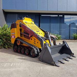 Chargeuse compacte à quatre roues motrices et châssis renforcé pour les tâches de construction lourde, d'exploitation minière et de transport de matériaux - Product Image 3