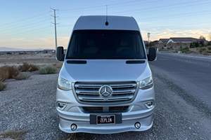 Mercedes-Benz Sprinter 3500 Plus 2019 Usado en Buen Estado, Sin Accidentes, Volante a la Izquierda/Derecha - Product Image 2