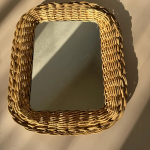 Espejo Rectangular de Ratán de Estilo Moderno de Mediados de Siglo - Product Image 2