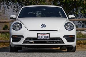 Volkswagen Beetle Coupé d'occasion de 2019, environ 18 500 miles, modèle de fin d'année, provenance Californie, non modifié - Product Image 1