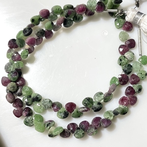 Cuentas Briolette con forma de corazón pequeño facetado de zoisita rubí de 4-4,5 MM, proveedor de cuentas de piedras preciosas al por mayor de buena calidad - Product Image 4