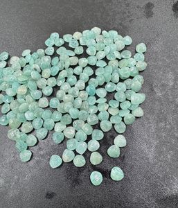อะมาโซไนต์ธรรมชาติคุณภาพสูงอัญมณีสีเขียวตัดเป็นชิ้นขนาด6-10มม. สำหรับทำเครื่องประดับขายส่งมาก - Product Image 2