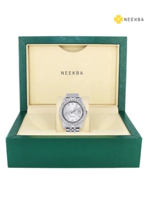 Montre analogique Moissanite exclusive à cadran avec motif de texte-Montre en diamant Bling de style de rue 100% Montre Moissanite faite à la main d'Inde - Product Image 6