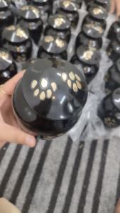 Vente chaude en laiton crémation urnes pour animaux de compagnie forme ronde noir animal de compagnie pattes dorées urne commémorative urnes de taille personnalisée pour les fournitures funéraires - Product Image 3