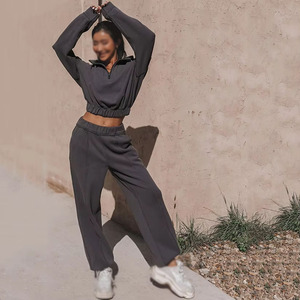 Ensemble de survêtements pour femmes de haute qualité, style streetwear d'hiver, léger, coupe régulière, design personnalisé - Product Image 5