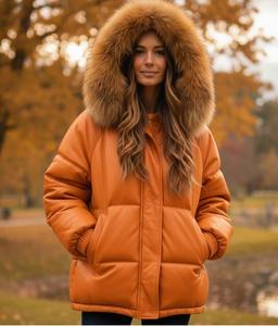 Blouson en cuir matelassé avec décoration en fourrure de renard brun, blouson d'hiver matelassé pour femmes, motif à carreaux, fermeture éclair - Product Image 2