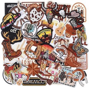 Patchs de fleurs brodées en 3D personnalisés de créateur Tissu sergé en toile thermocollante à coudre avec PVC pour vêtements - Product Image 4