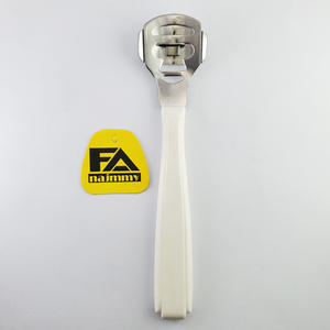 Herramienta de cuidado de pedicura de plástico blanco Pie de acero inoxidable piel muerta dura y cortador de maíz talón piel removedor de callos lima de uñas - Product Image 2
