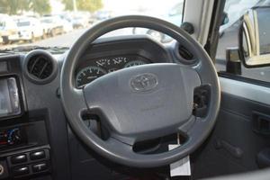 โตโยต้าแลนด์ครุยเซอร์2015 gxl 4WD คู่มือดีเซลทนทานม้าออฟโรด - Product Image 6