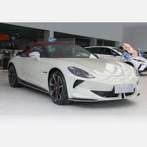 Sedán Compacto de Lujo Usado Verificado Estilo E-Pace 2025 Clase P250 con Sistema Híbrido Ligero de 48V, Asientos de Cuero Automáticos y Techo Panorámico 360 - Product Image 4