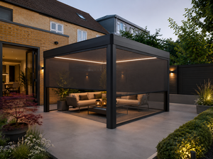Pergola rétractable WISE COMPANY en aluminium écologique avec toit à lamelles pour espaces de vie extérieurs modernes - Product Image 1