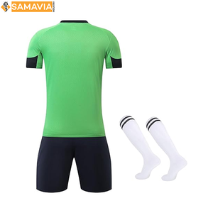 Conjunto de camiseta de fútbol retro con cuello en V al por mayor listo para enviar kit de fútbol personalizado para hombres con colores contrastantes - Product Image 2