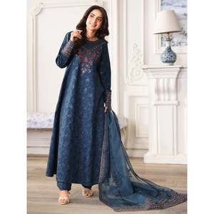 Ensemble 3 pièces Mohagani pour femme : chemise, dupatta et pantalon imprimés et brodés avec broderie en organza - BIC-004 - Product Image 2