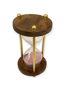 Sablier en bois, laiton et verre dans un coffret en cuir, 2 minutes, léger, design artistique décoratif pour le bureau/le bureau/l'étude - Product Image 3