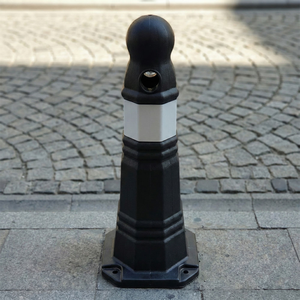 Borne de signalisation routière antique noire de 50 cm pour application hôtelière - Product Image 2