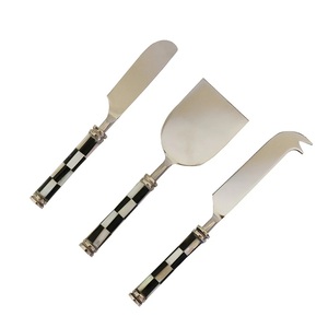 Impresionante Juego de Cuchillos para Queso de Metal y Ratán de Diseño para Eventos y Cenas de Lujo, Herramientas para Queso de Metal Dorado para Regalos de Boda - Product Image 3