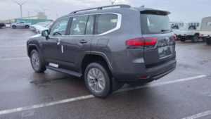 ÚLTIMO MODELO USADO TOYOTA LANDCRUISER 300 V6 VXR ZX DE 7 PLAZAS - Product Image 3