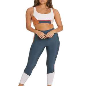 Conjunto de yoga para mujer de alta elasticidad, diseñado para un movimiento fluido, que ofrece comodidad transpirable para entrenamiento, ejercicio y actividades de gimnasio. - Product Image 1