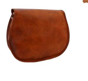 Premier Custom Logo aceptado hecho a mano de cuero marrón Sling bolso portátil para uso en exteriores Premium Finish Pure Leather - Product Image 4