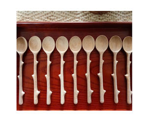 Cuchara de madera de Vietnam de alta calidad, logotipo personalizado, cuchara de mesa de madera respetuosa con el medio ambiente para mesa de cena, producto de gran oferta 2024 - Product Image 3