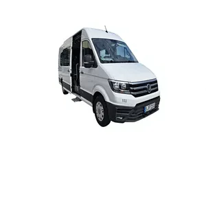 Volkswagen Crafter 2022 Usato, 21 Posti, Fari a LED, Climatizzatore Automatico, Guida a Sinistra, Benzina, Pneumatici R16 - Product Image 1