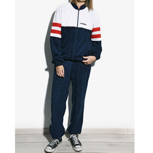 2025 unisexe velours survêtement femmes pour bouffée imprimé strass sweat à capuche zippé et pantalon de survêtement ensemble Vts-39 Ayat Export pour l'hiver - Product Image 1