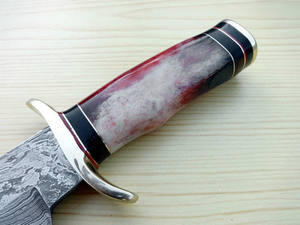 Couteau Bowie de chasse en acier damas fait à la main avec manche en os de couleur et gaine en cuir OEM personnalisable pour les utilisateurs de bricolage. - Product Image 2