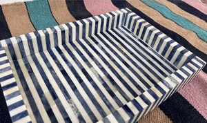 Bandeja Decorativa Intrincada Hecha a Mano de Resina de Hueso y Madera Esmaltada, Tallada a Mano, Pulida, Elegante Decoración para el Hogar, Arte Único, Ecológica - Product Image 6