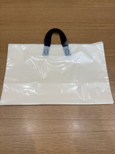 Sacs de courses en plastique HDPE imprimés sur mesure avec poignée, sacs de transport jetables non renforcés pour supermarchés et commerces de détail, sacs d'emballage - Product Image 5