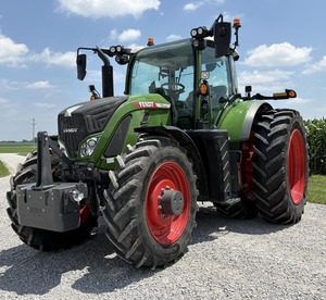 Tracteur Fendt 2023 Vario 720-Tracteur MFWD 200 HP haut de gamme avec transmission Vario, système hydraulique efficace et confort d'utilisation - Product Image 1