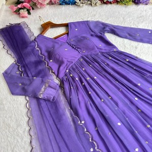 ชุดเดรสผ้าโปร่งลายวิสโคสสำหรับงานปาร์ตี้หรูหราพร้อมผ้าซาตินและลำดับ - Product Image 5