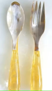 ชุดเซิฟเวอร์สลัดเรซิ่นและฮอร์นทำด้วยมือทันสมัย | ช้อนส้อมมีหลายสี | อุปกรณ์รับประทานอาหารที่เป็นมิตรกับสิ่งแวดล้อมผลิตในอินเดีย - Product Image 2