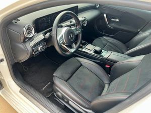 Gran Oferta: Mercedes-Benz Clase A 220 4MATIC Sedán AWD Usado del 2022 - Product Image 2