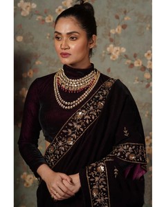 Venta Exclusivo indio Último Sari negro exclusivo Patrón elegante Bordado de terciopelo viscoso puro Sari Elegante nupcial de moda - Product Image 1