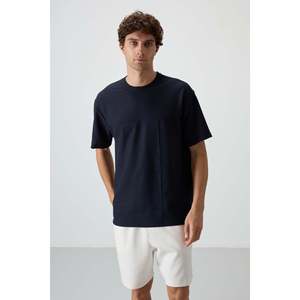 T-shirt basique pour homme Air Jones bleu marine en tissu gaufré interlock texturé coupe oversize - Haut décontracté confortable en mélange polyester-lycra - Product Image 1