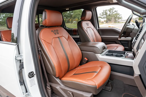 PRÊT À CONDUIRE - VÉHICULE D'OCCASION À VOLANT À GAUCHE |   Conduite à droite |   2020 F-250 SUPER DUTY KING RANCH FX4 CREW CAB POWER STROKE 4X4 - Product Image 5