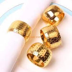 Anneau de serviette en laiton en métal poli or martelé ensemble de 4 anneaux de maintien de tissu faits à la main classiques de forme ronde pour l'approvisionnement en gros - Product Image 1