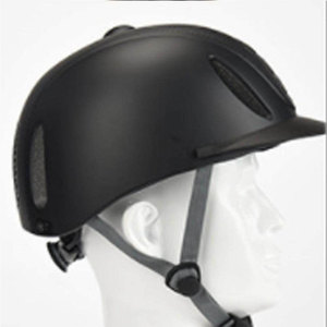 Casco de equitación con cojín interior cómodo y acabado suave para uso prolongado sin presión en la cabeza - Product Image 1