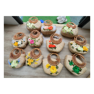 Elegantes bolsos de jacinto de agua con detalles de seda Bolsas ecológicas hechas a mano para exportar desde Vietnam - Product Image 6