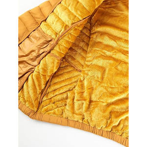 Doudoune matelassée moderne pour femme, coupe classique, en tissu tissé respirant, coupe-vent et isolante, couleur unie, pour l'hiver - Product Image 6