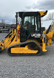 Deluxe Cab JCB 1CXT Loader Skid Steer Attachment Diesel Engine Wide General Purpose <b>Tracks</b> 2 Ton Rated Load Heat <b>Air</b> Condition - Product Image 3