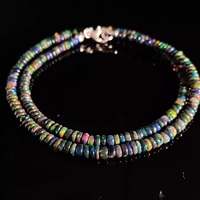 Collier unisexe élégant en perles d'opale de feu éthiopienne noire naturelle, perles de pierres précieuses lisses et non montées, bijoux