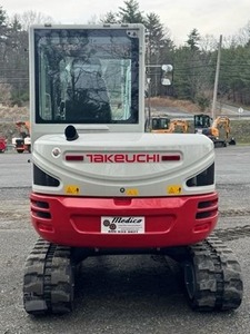 รถขุดขนาดเล็ก Takeuchi TB250-2 แบบตีนตะขาบ ระบบไฮดรอลิก สำหรับงานก่อสร้างและจัดสวน - Product Image 4