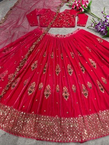 Longue robe de sol en velours de Viscose lourd avec broderies de 5mm - Product Image 5